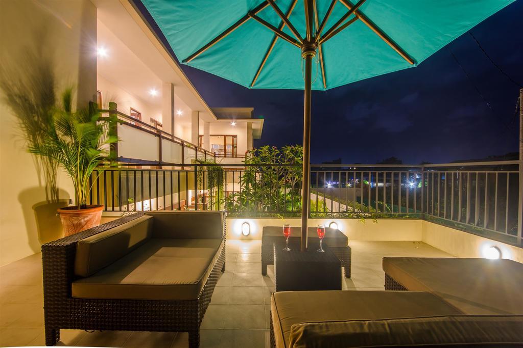 Villa Tepi Sungai Legian Værelse billede