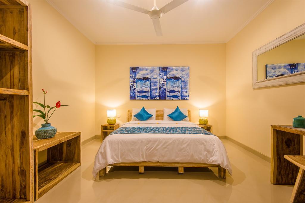 Villa Tepi Sungai Legian Værelse billede