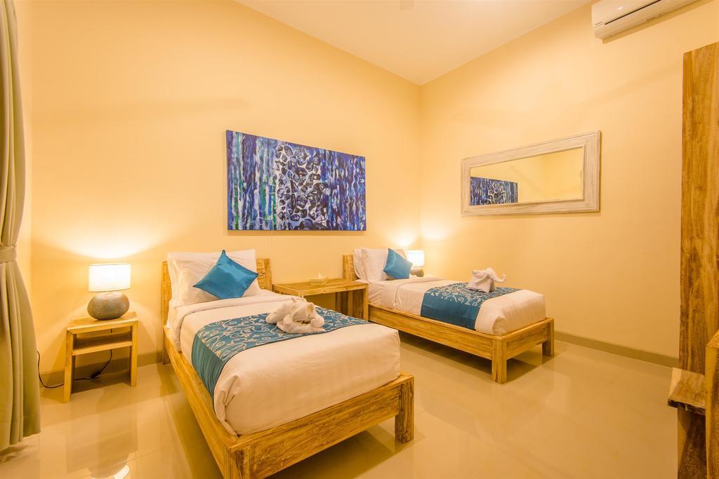 Villa Tepi Sungai Legian Værelse billede