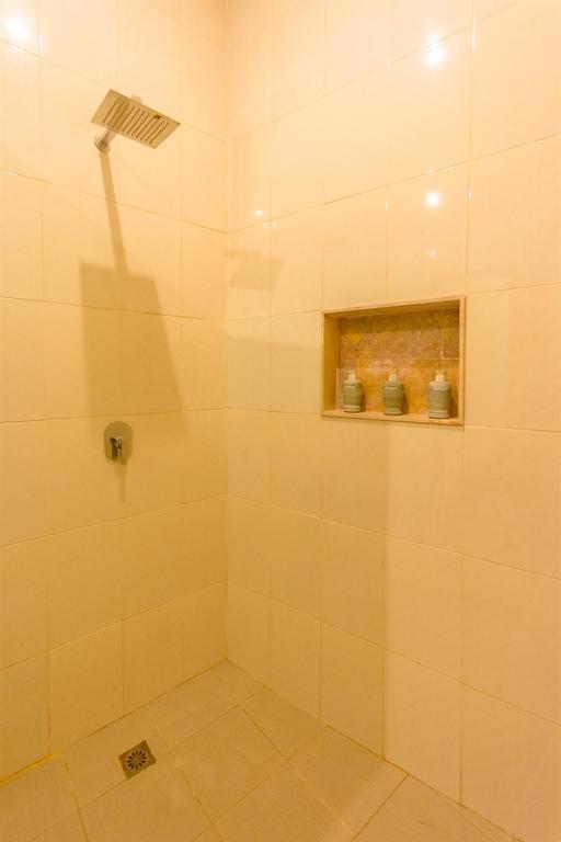 Villa Tepi Sungai Legian Værelse billede